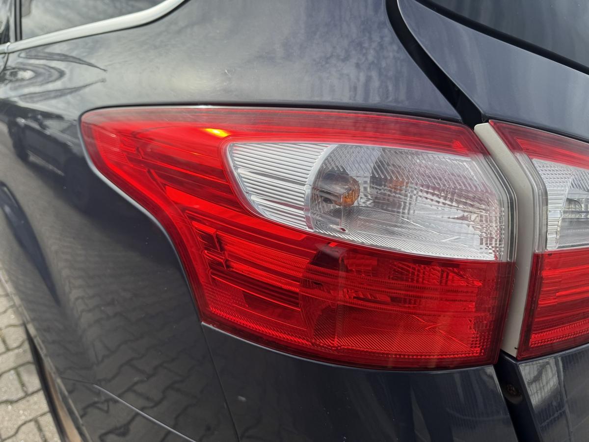 Ford Focus 3 original R&uuml;cklicht R&uuml;ckleuchte Schlussleuchte links au&szlig;en LED Kombi Bj.2011